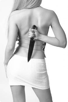 woman_with_knife